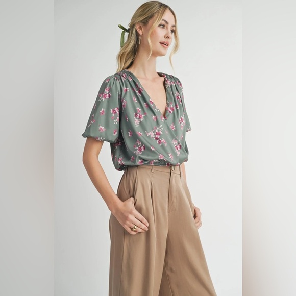 Sadie & Sage Tops - NWT Sadie & Sage crop blouse, size XS